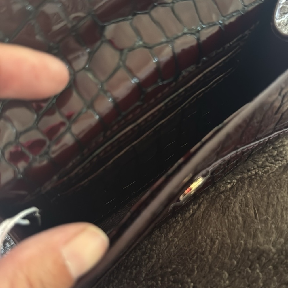 Elegant Brown Crocodile-Embossed Women's Wallet - Picture 5 of 6